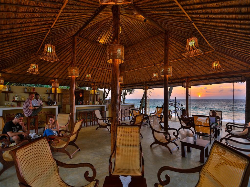Thejan Beach Cabanas Бентота Экстерьер фото