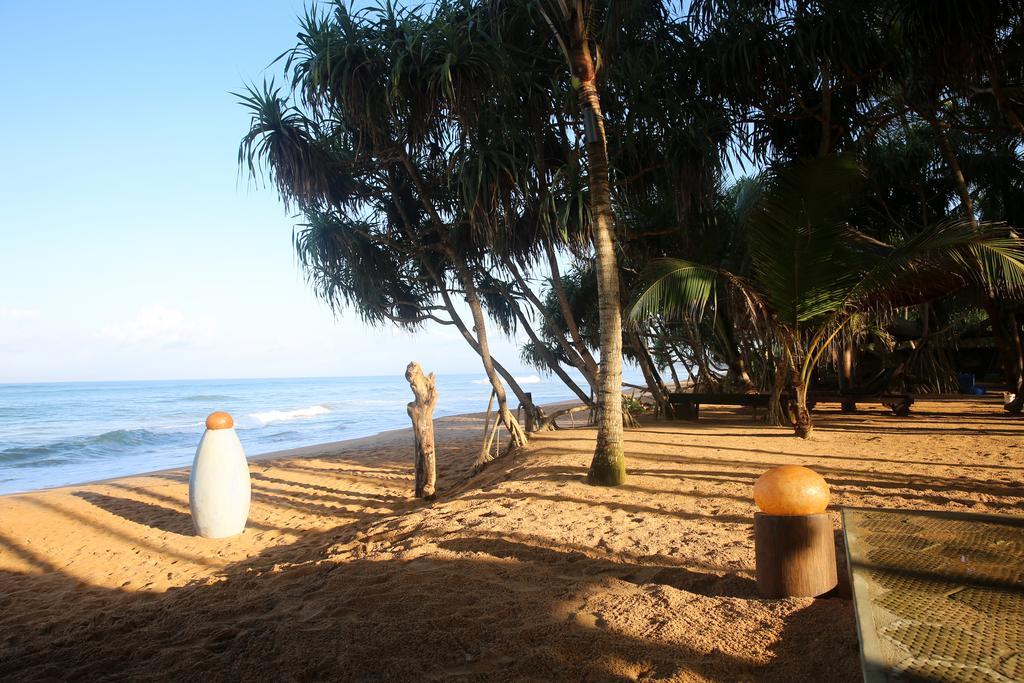 Thejan Beach Cabanas Бентота Экстерьер фото
