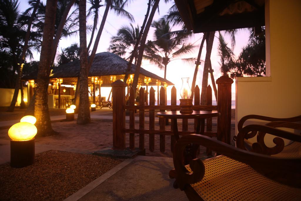 Thejan Beach Cabanas Бентота Экстерьер фото