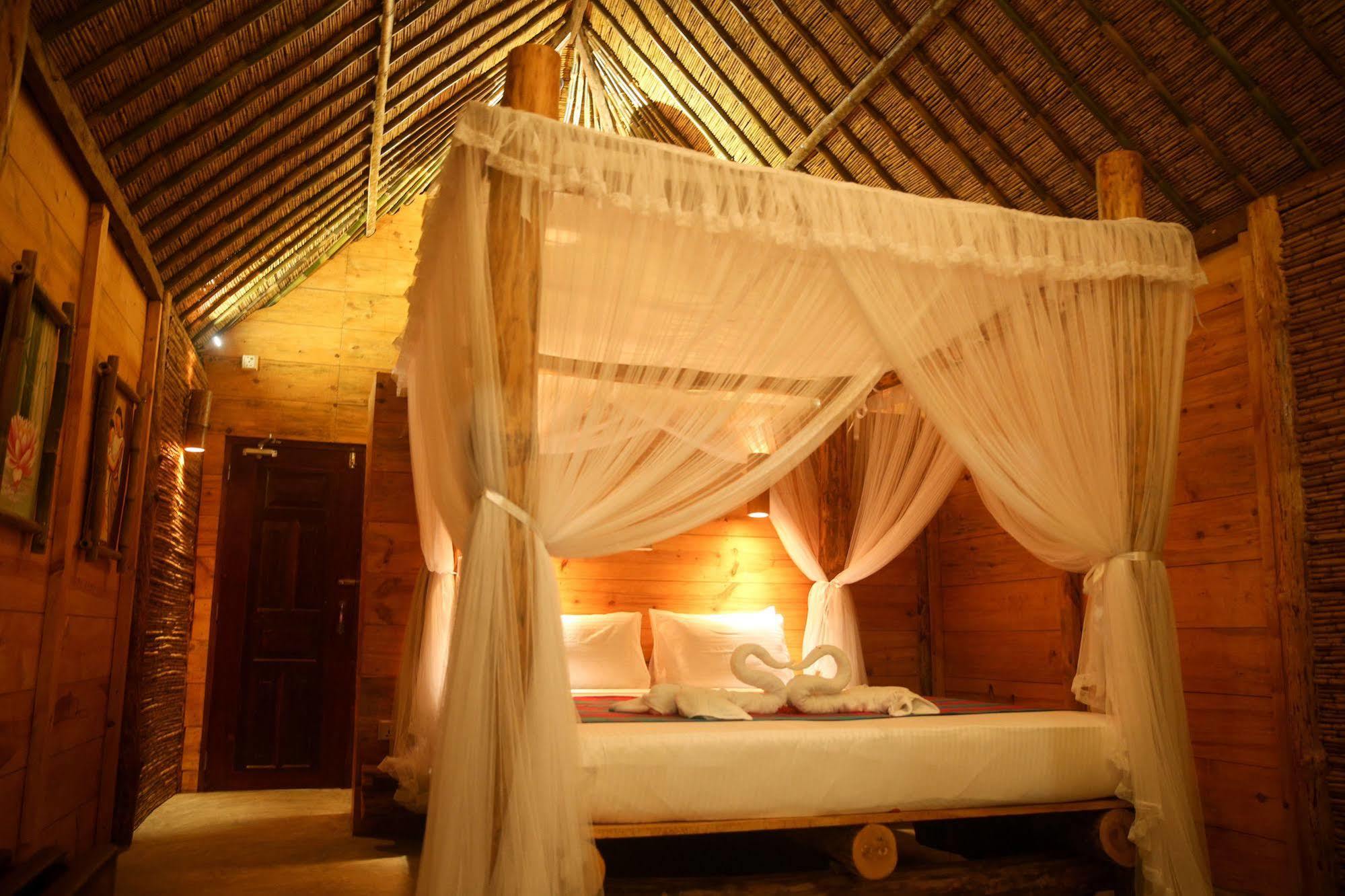 Thejan Beach Cabanas Бентота Экстерьер фото
