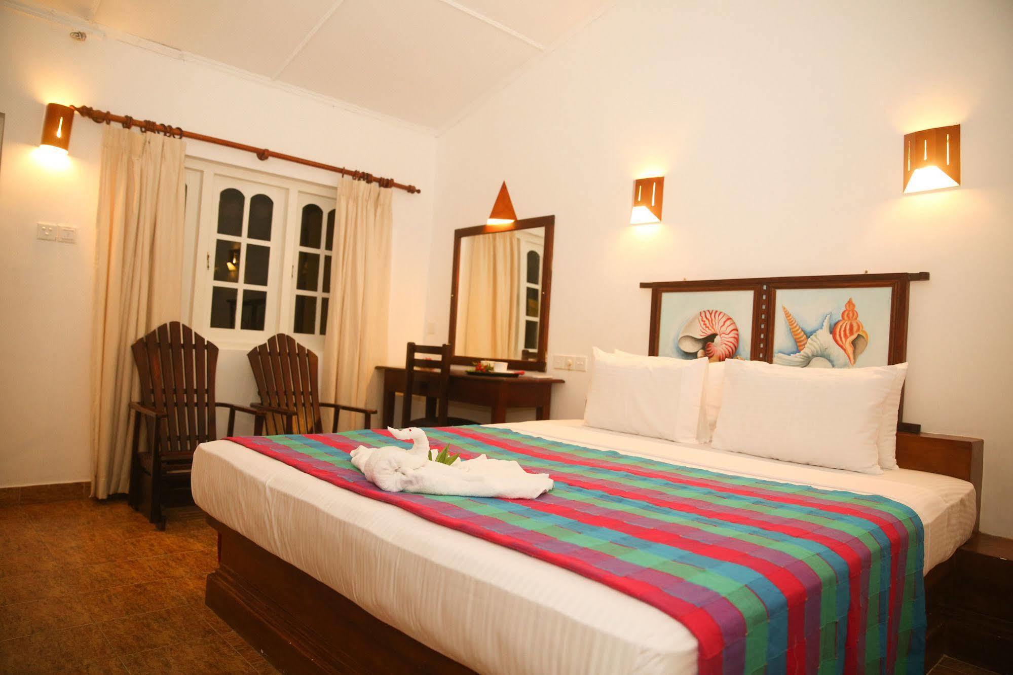 Thejan Beach Cabanas Бентота Экстерьер фото