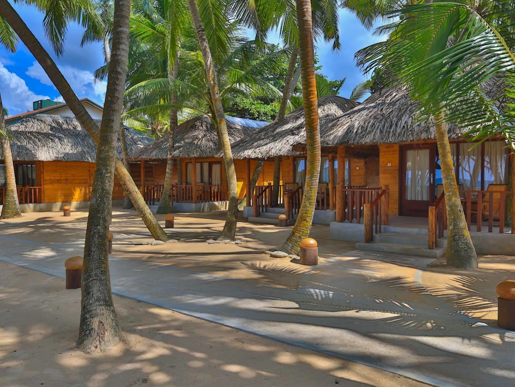 Thejan Beach Cabanas Бентота Экстерьер фото